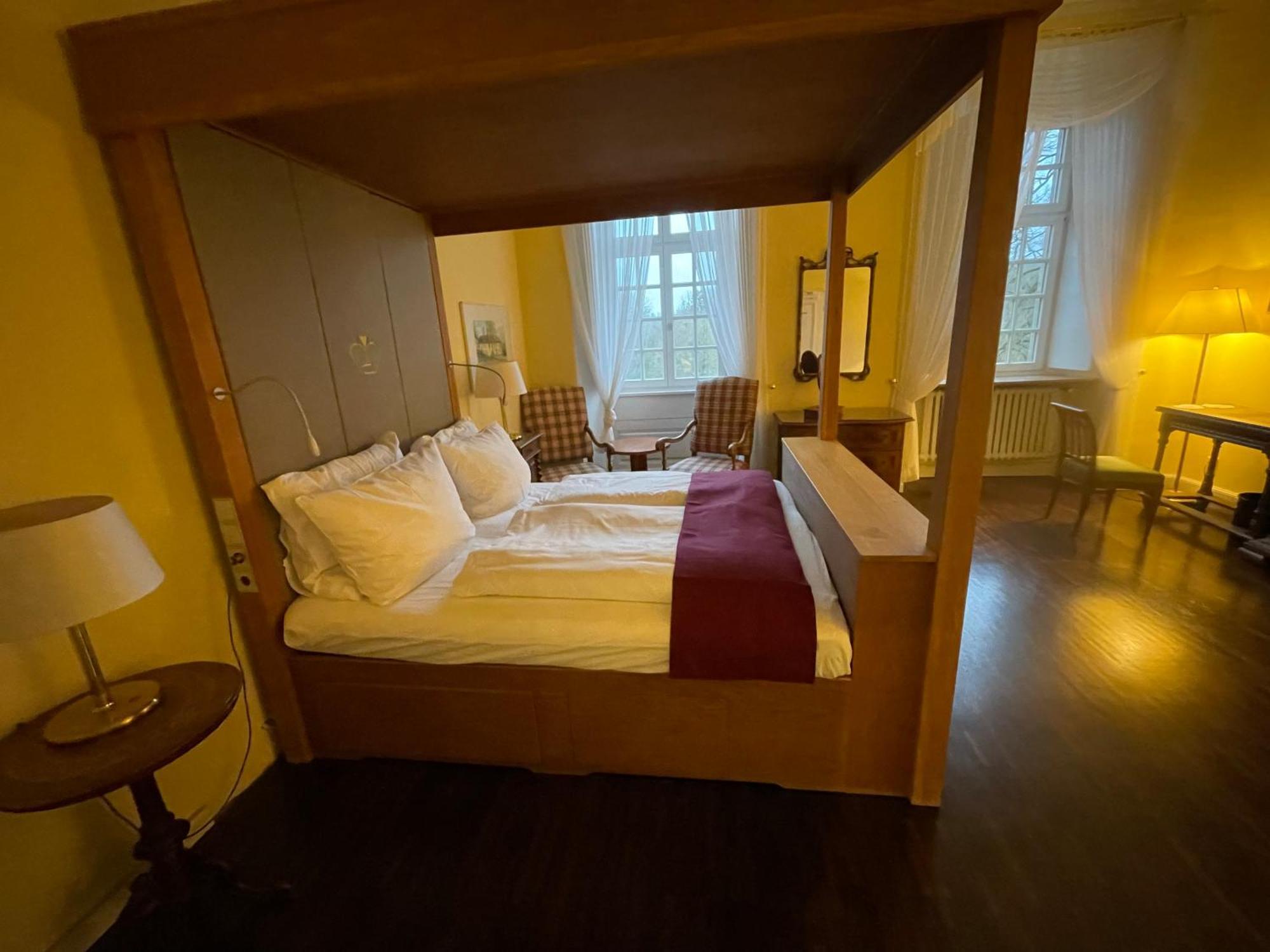 Hotel Schloss Hoehnscheid Бад-Арользен Екстер'єр фото