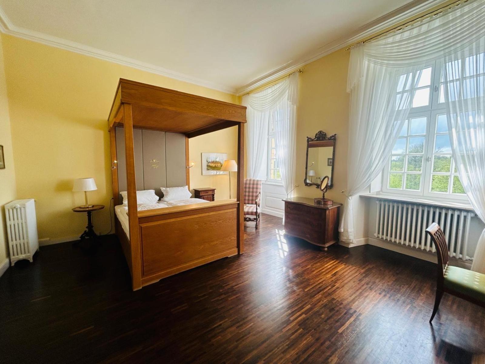 Hotel Schloss Hoehnscheid Бад-Арользен Екстер'єр фото